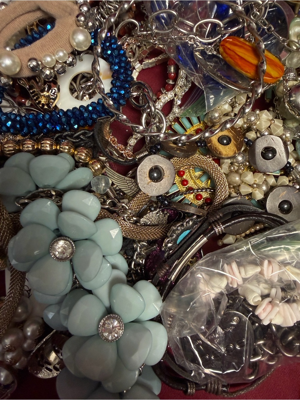 Bulk Costume Jewelry 5 Pound Lot Clean, Wearable, No Junk Or Craft - Picture 3 of 8